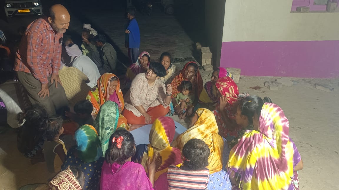 TissDMCourse's tweet photo. A participant of Cohort 19 of the IFRC-TISS Certificate Programme, Archis Sabnis, is currently working with the fishermen community in Jawahar Nagar area of Varvala village as a part of Module 8 of the programme.

#Fieldwork #DisasterManagement https://t.co/iBjsZ9VTZp