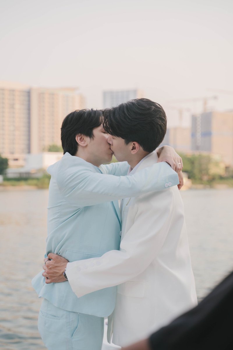 Raikantopinido's tweet photo. Final | #CityOfStarsTheSeries
#CityofstarsEP12 disponible en #IQIYI
📎
https://t.co/oC2tTtoK5H
CityOfStars FinalEP
#เฟื่องนครFinalEP
#StarHunterEntertainment #ขุณขิมมอญ #KimmonWarodom #KiimMon #เฟื่องนครEP12 https://t.co/cgUrJgsibe