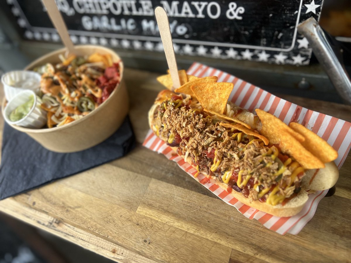 #saturday <a href="/_inthedoghaus/">In The Dog Haus</a> <a href="/_makersmarket/">Makers Market</a>  <a href="/TrenthamEstate/">Trentham Estate</a> #StokeOnTrent #artisanmarket #thefinesthotdogsontheplanet #thebestchillibeefandveggienachosonearth #meltedcheeseeverywhere #freefrieswithallourdogs