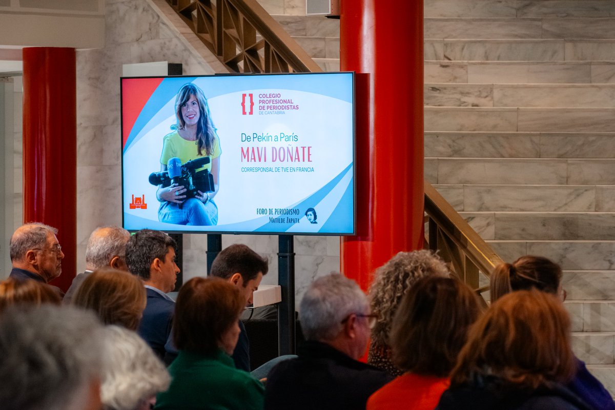 Periodistascant's tweet photo. Lección de periodismo y de vida con @mavidonate, corresponsal de @rtve en París, en el #ForodePeriodismo del Colegio de Periodistas de Cantabria. https://t.co/D4ULKH9OKn