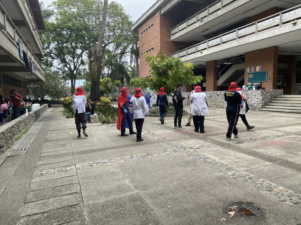 MemesUdeA tweet media