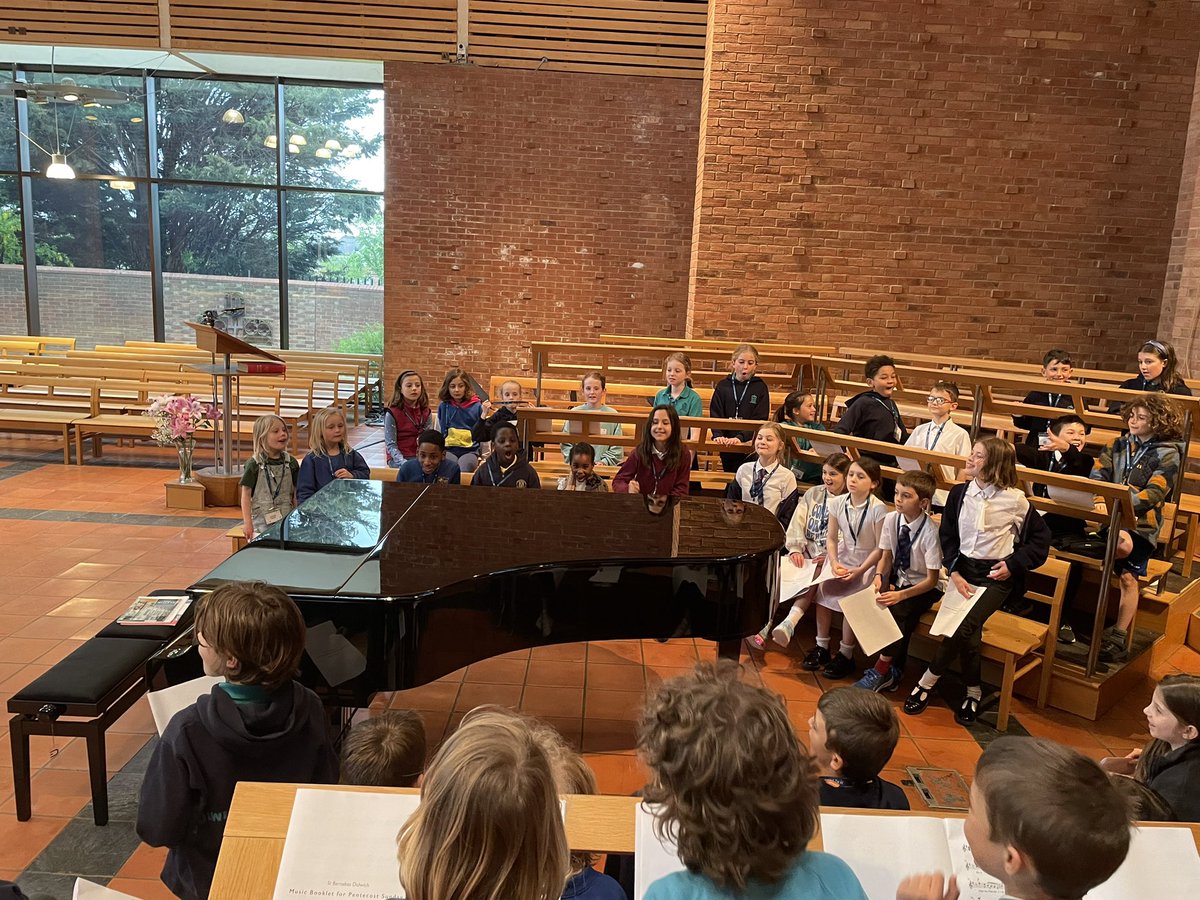 StBDulwich's tweet photo. Awe and wonder this evening as Dulwich Children’s Choir were introduced to our fabulous new piano! With grateful thanks to our dear parishioner whose bequest enabled us to buy this instrument and bless generations to come as we worship together. https://t.co/svB9ZFe5Cn