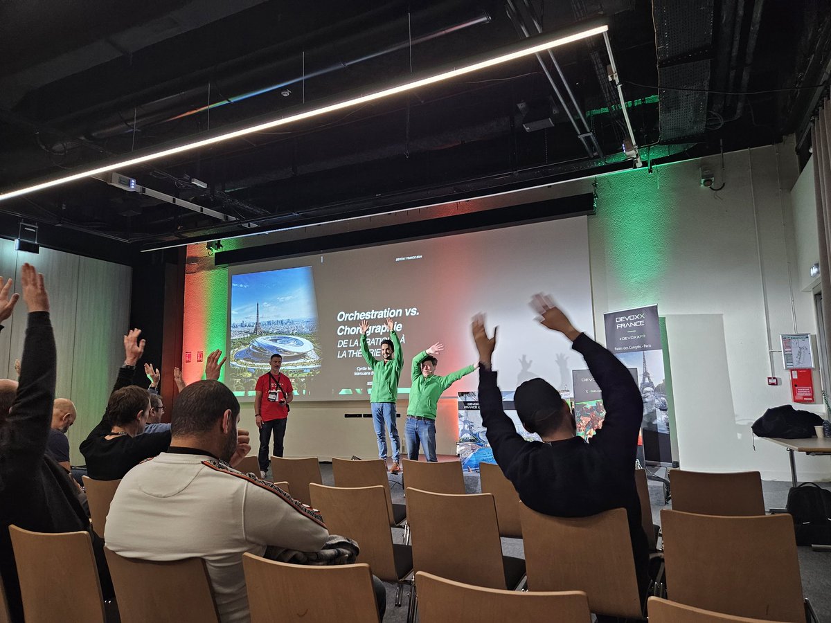 20uf_tech's tweet photo. Très bons moments au #DevoxxFR  2024 🤗 https://t.co/Z7mTqnVnga