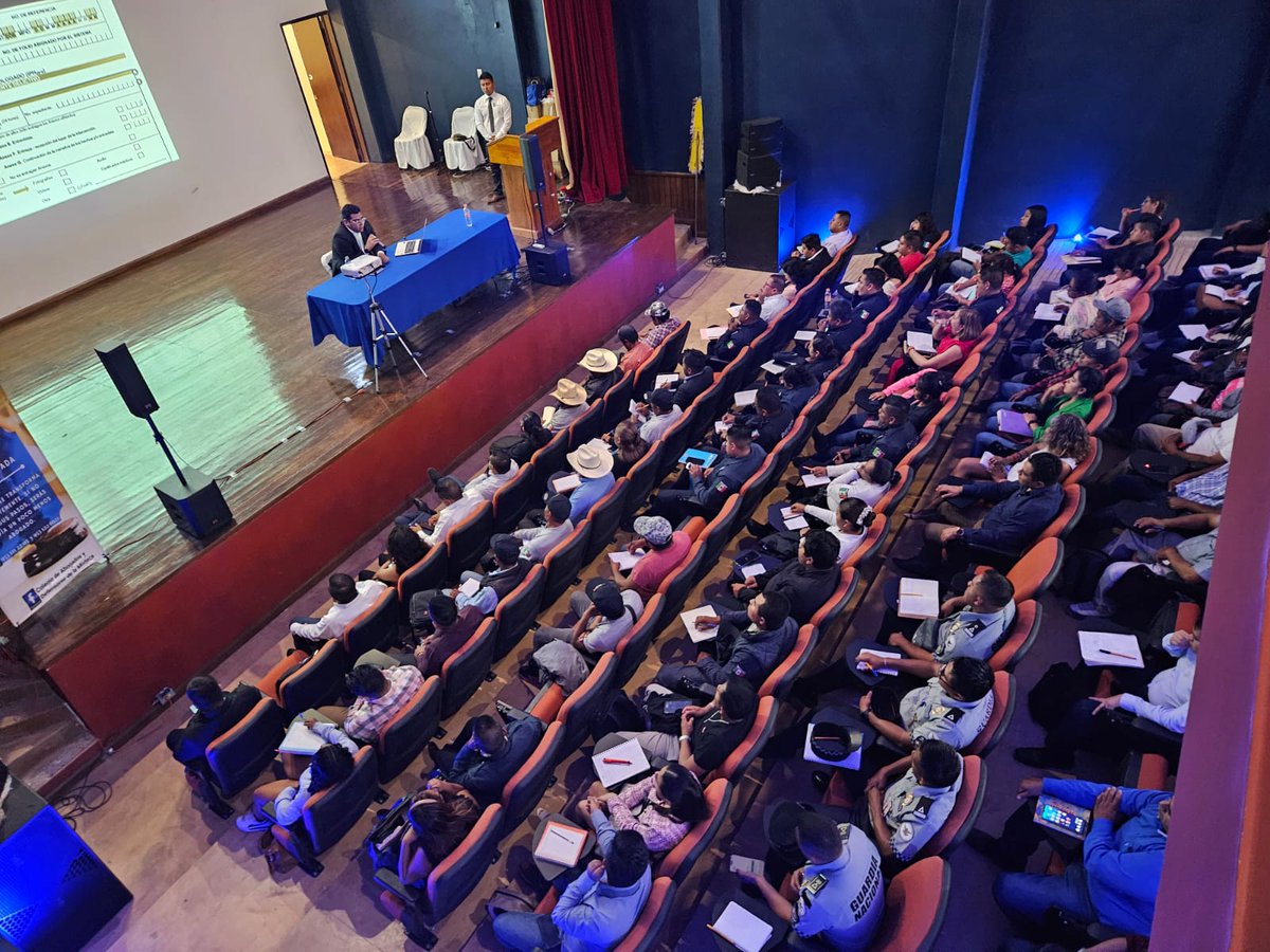 tsjoaxaca's tweet photo. A fin de conocer los requisitos de procedibilidad para la investigación penal, la jueza Concepción Atala Dionisio participó en el taller "Aspectos básicos en el desarrollo de la carpeta de investigación", que organizó el Colegio de Abogados y Defensores de la Mixteca. https://t.co/uSVKfy0L2j