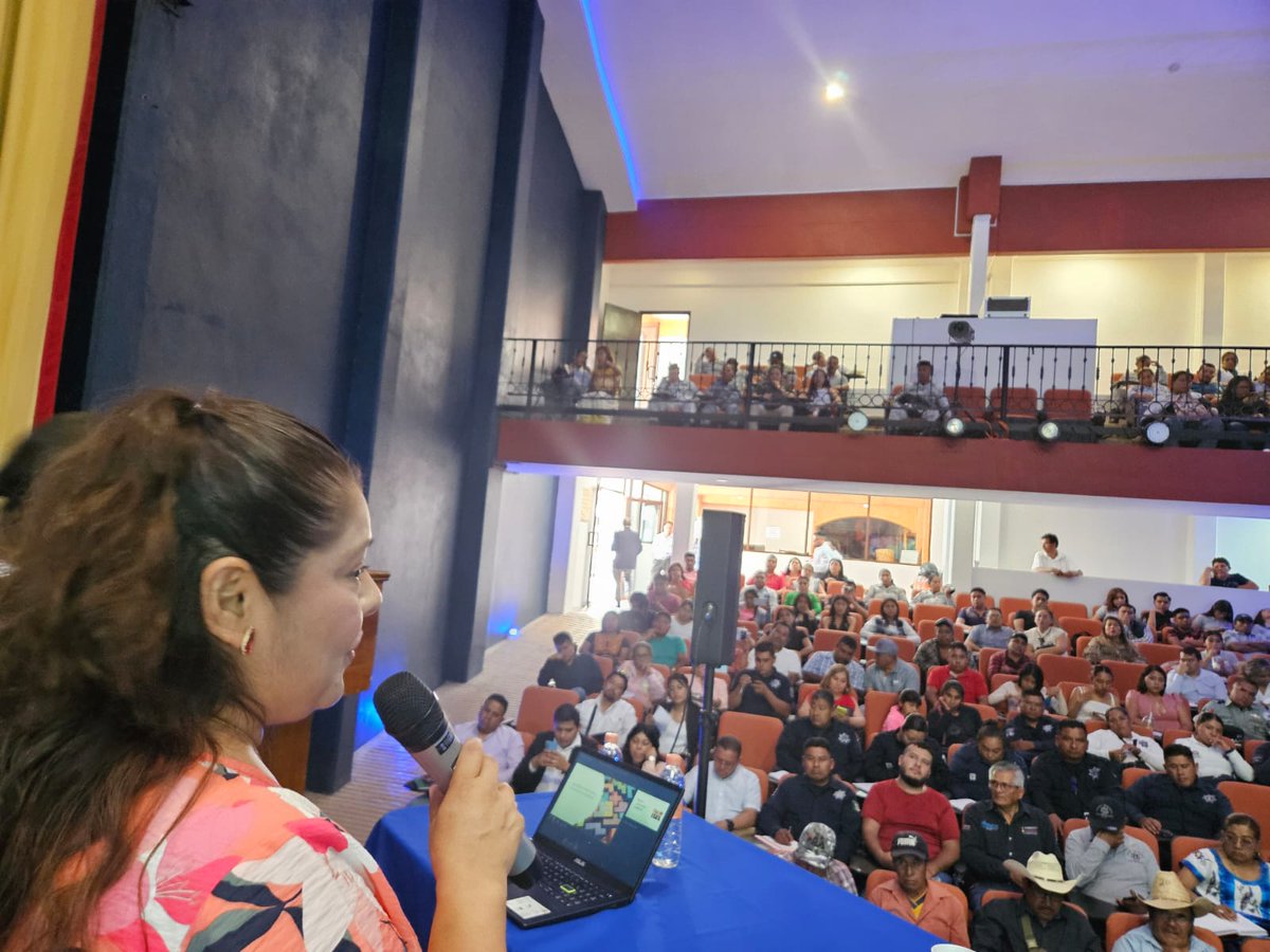tsjoaxaca's tweet photo. A fin de conocer los requisitos de procedibilidad para la investigación penal, la jueza Concepción Atala Dionisio participó en el taller "Aspectos básicos en el desarrollo de la carpeta de investigación", que organizó el Colegio de Abogados y Defensores de la Mixteca. https://t.co/uSVKfy0L2j