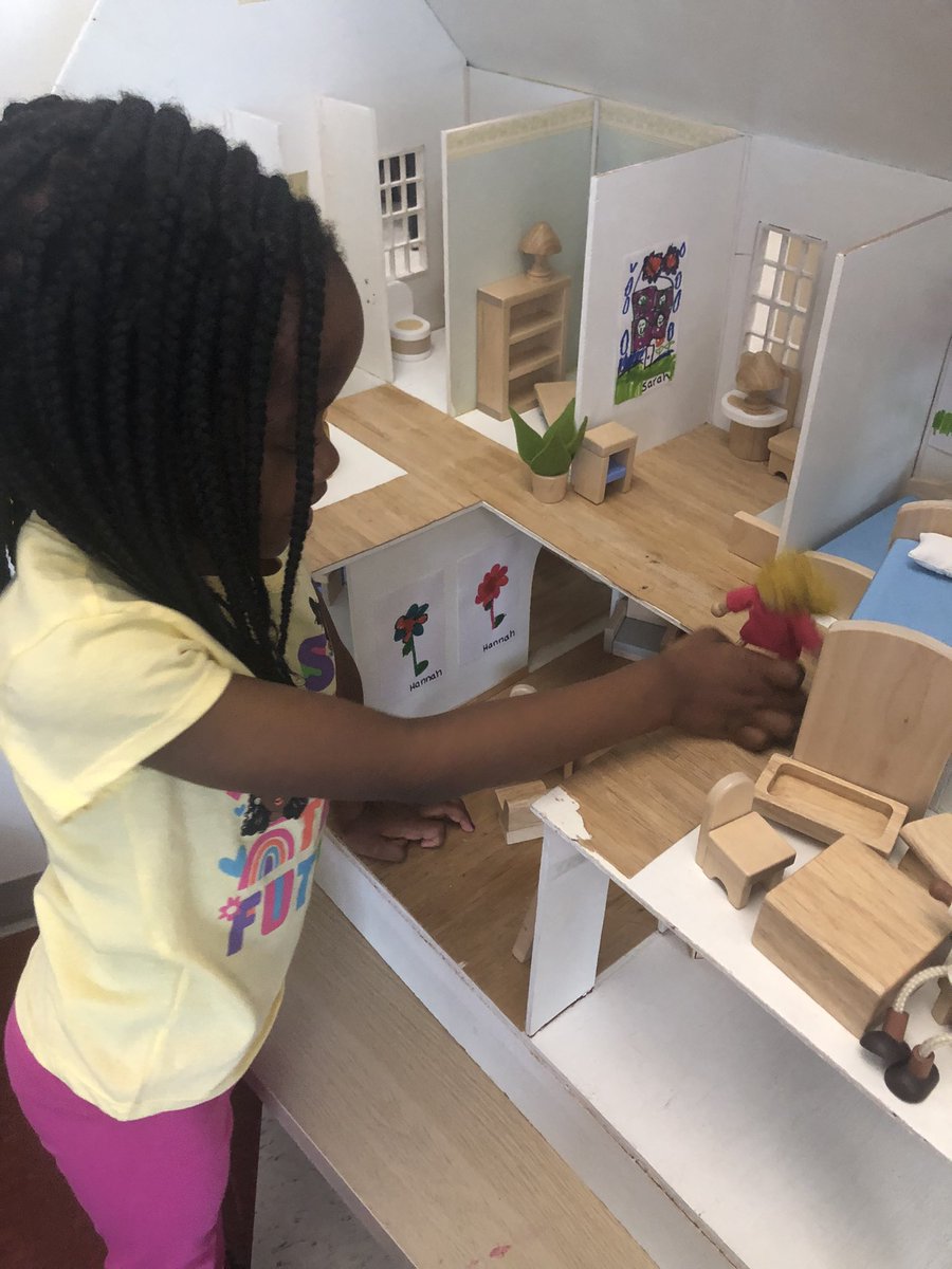 MrsHicksRECE's tweet photo. Thank you so much Ms White for these beautiful furniture pieces to enhance our doll house! The children were so delighted to play with them.  🏠♥️
@BernadetteOCSB 
#languagedev 
#empathy
#reallifesituations 
#socialskills https://t.co/0BUrBh2Rk6