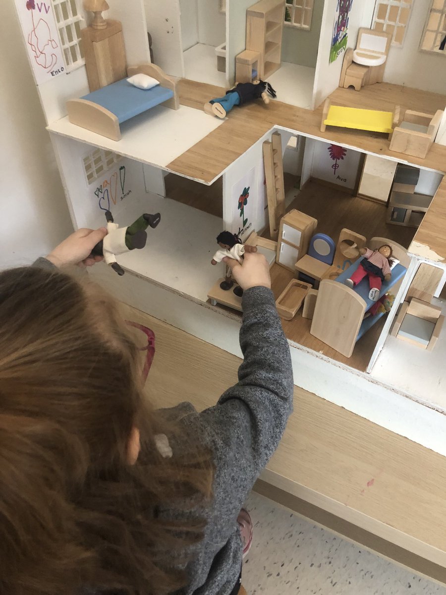 MrsHicksRECE's tweet photo. Thank you so much Ms White for these beautiful furniture pieces to enhance our doll house! The children were so delighted to play with them.  🏠♥️
@BernadetteOCSB 
#languagedev 
#empathy
#reallifesituations 
#socialskills https://t.co/0BUrBh2Rk6