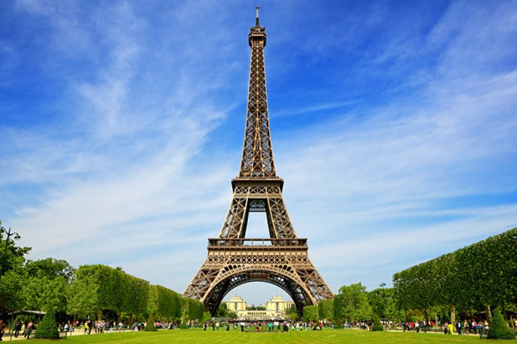 Did you know? The Eiffel Tower can be 15 cm taller during the summer. When a substance is heated up, its particles move more and it takes up a larger volume – this is known as thermal expansion! #towerfasteners #towerfastenersEU #eiffeltower #sciencefact #funfact
