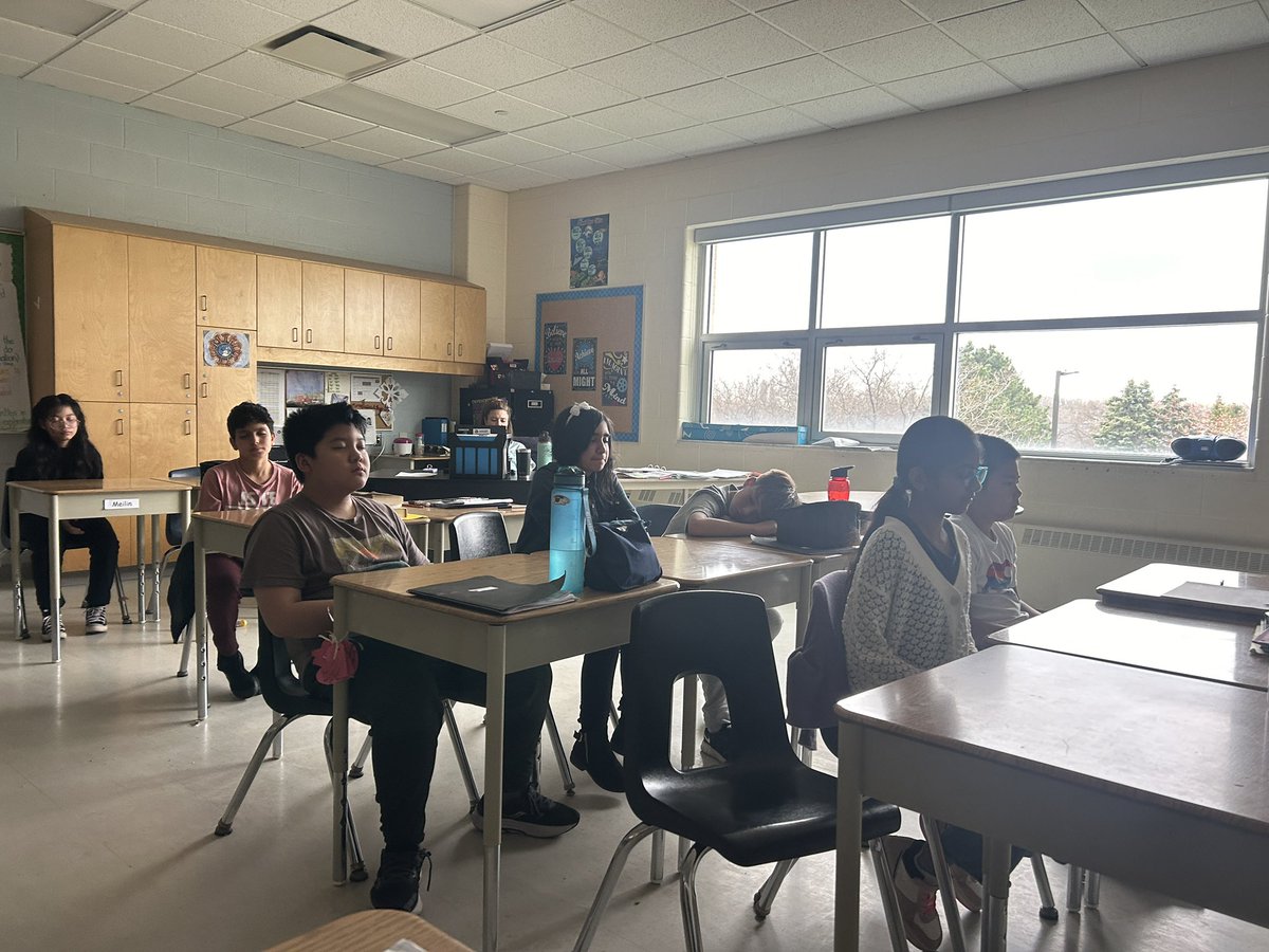 JNolin6's tweet image. Hard to say goodbye to this awesome school but we finished our last lesson together this week. Mindfulness of technology @BellewoodBisons Did you know spending too much time on technology is not healthy for us? How can you limit your tech use? @gecdsb #mindfulpause #studentvoice