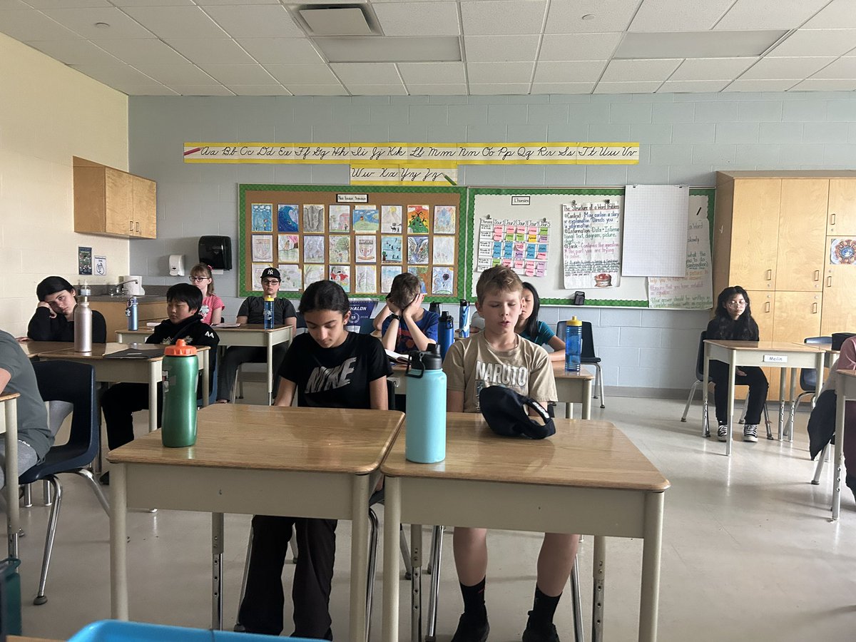 JNolin6's tweet image. Hard to say goodbye to this awesome school but we finished our last lesson together this week. Mindfulness of technology @BellewoodBisons Did you know spending too much time on technology is not healthy for us? How can you limit your tech use? @gecdsb #mindfulpause #studentvoice
