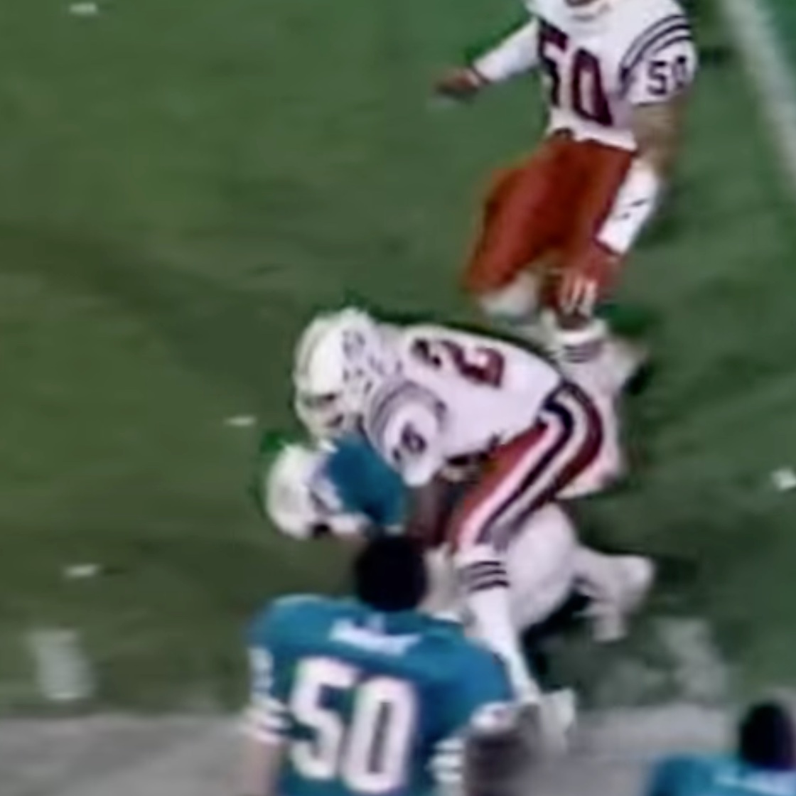 Dec. 22, 1986: The Dolphins lose their final game at Miami's Orange Bowl, missing the playoffs for the first time since 1980. The game wasn't even televised in So. Florida; it didn't sell out in time for the NFL's blackout rule. 📼youtube.com/watch?v=JROVXO… #Miami #Dolphins