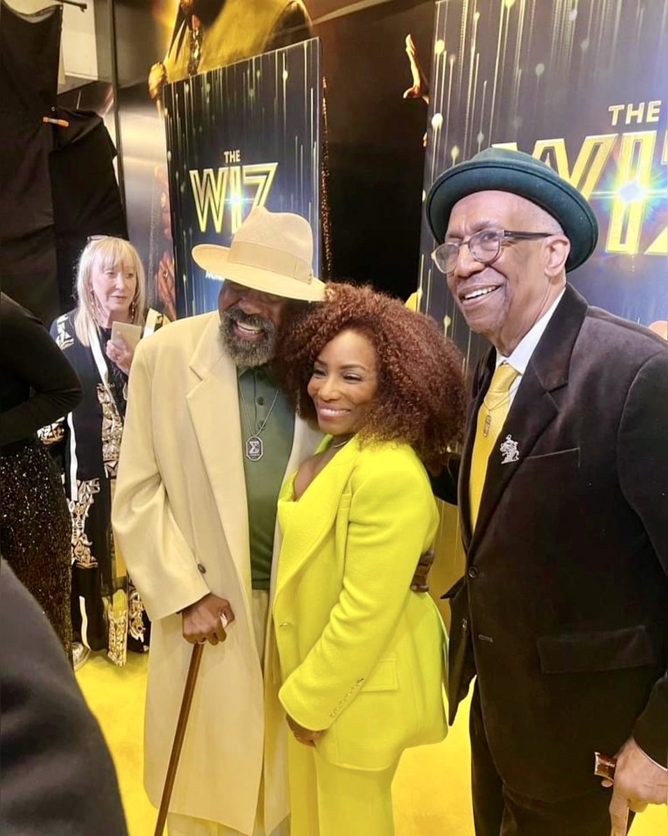 A beautiful moment from the opening night of THE WIZ on Broadway, with the legendary Stephanie Mills and George Faison. A night of extraordinary talent that set the stage alive! 🌟 #TheWiz #stephaniemills #georgefaison @thewizbway @BroadwayWorld