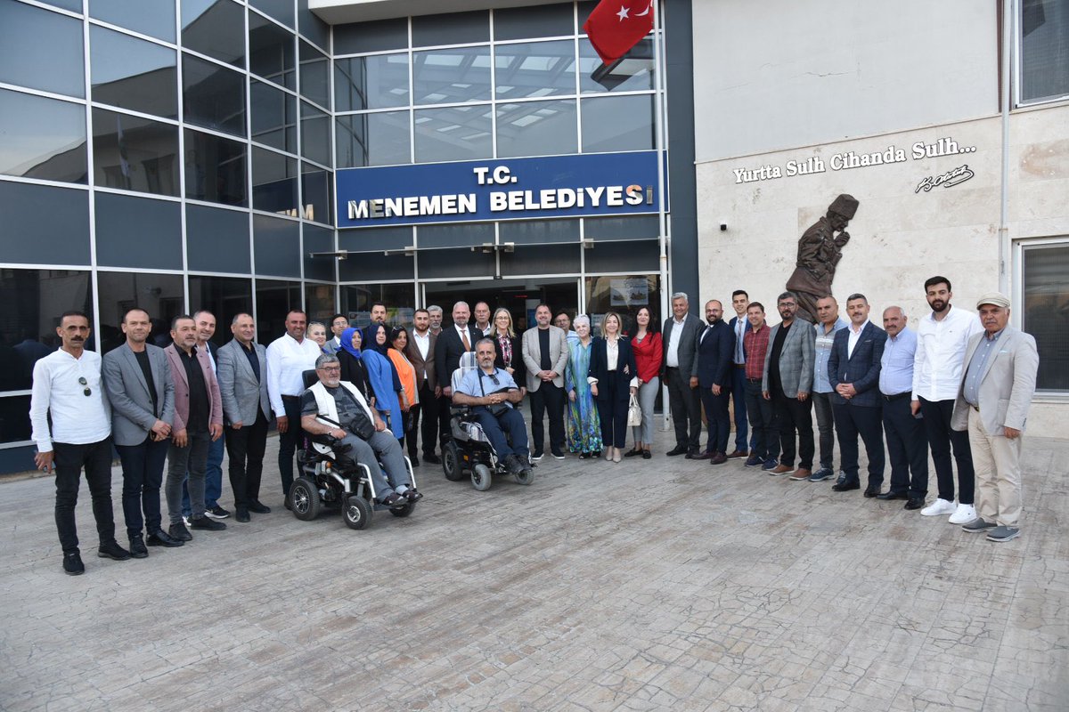 İzmir Milletvekilimiz Sayın Ceyda Bölünmez Çankırı’yı İlçe Başkanımız Sayın Hakkı Durmaz, İlçe Yönetimimiz ve Meclis Üyelerimiz ile birlikte belediyemizde ağırladık. Nazik ziyaretleri ve tebrikleri için kıymetli vekilimize teşekkür ediyorum.