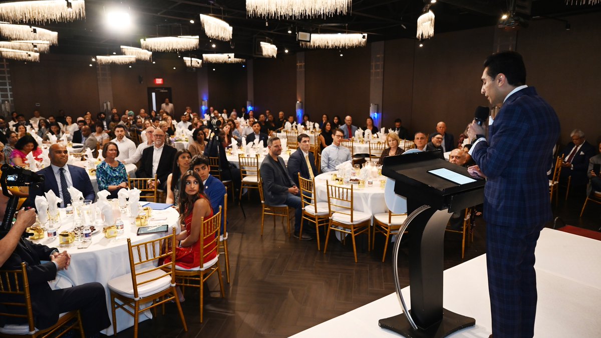 Enjoyable evening with community leaders from across North Texas at the inaugural Interfaith Iftar Dinner, graciously organized and hosted by Rep. @SalmanBhojaniTX and his family.

(📸Credit: Office of Rep. Bhojani) #TXLege #SD16