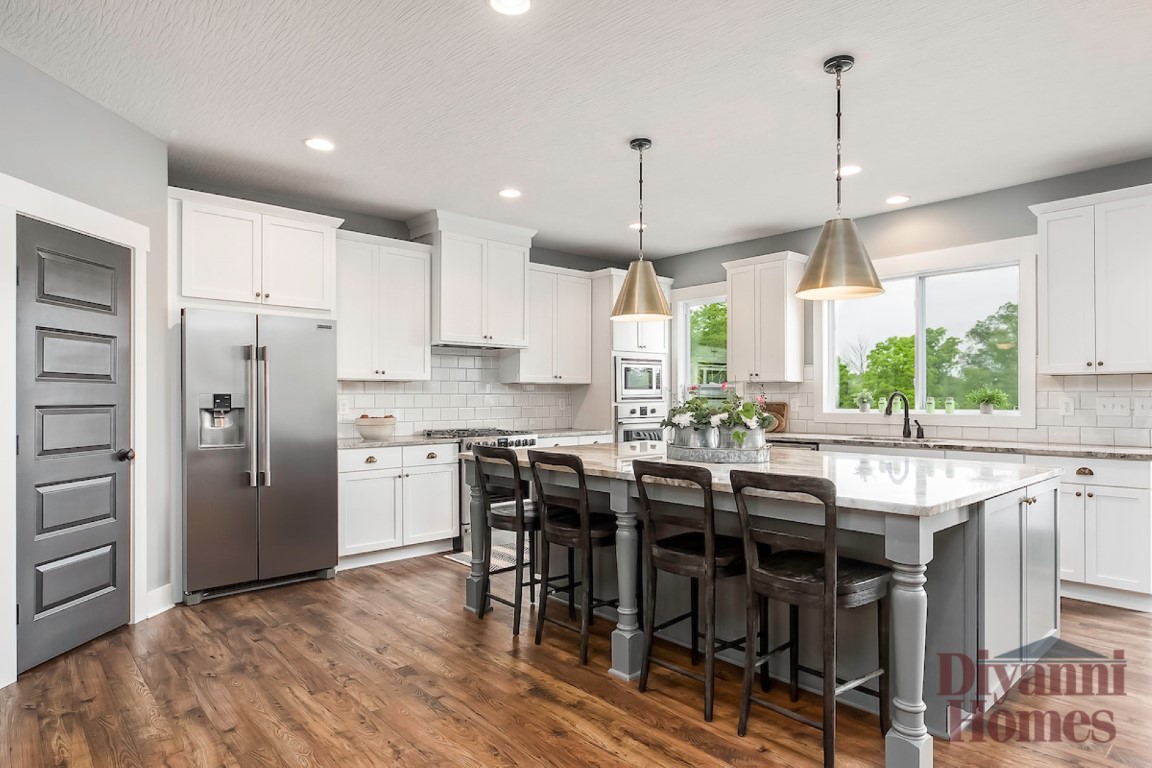 From pendant lights to sleek fixtures, these golden touches add a touch of glamour and sophistication to your culinary space.
#DiyanniHomes #DiyanniDifference #KitchenGoals #CustomDesign #GoldAccents #LuxuryLiving