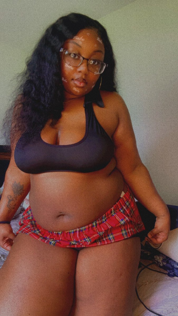 NovaRae123's tweet photo. Oh daddy I swear I’m a good student 💋

Teach me a lesson 😈

https://t.co/qJLg8ubfC0
#ebony #bbw #bedwetter #MySiblingsRomance #Black #SchmidtOut https://t.co/yvRcxieZVZ