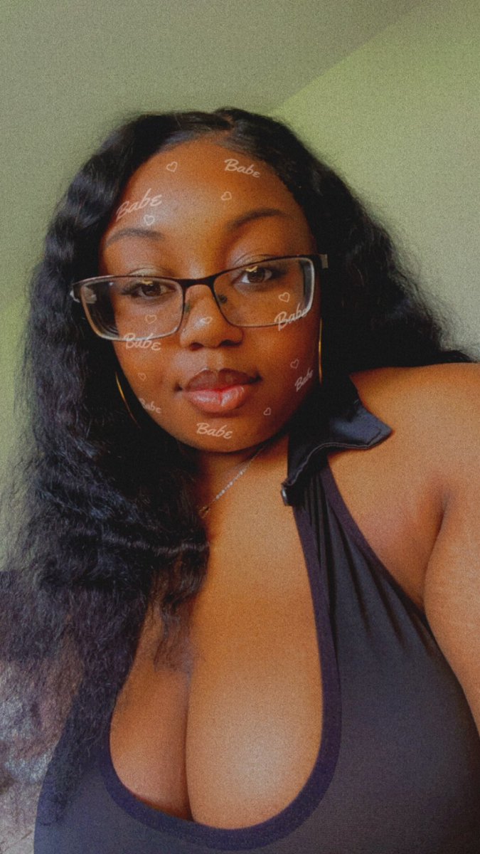 NovaRae123's tweet photo. Oh daddy I swear I’m a good student 💋

Teach me a lesson 😈

https://t.co/qJLg8ubfC0
#ebony #bbw #bedwetter #MySiblingsRomance #Black #SchmidtOut https://t.co/yvRcxieZVZ