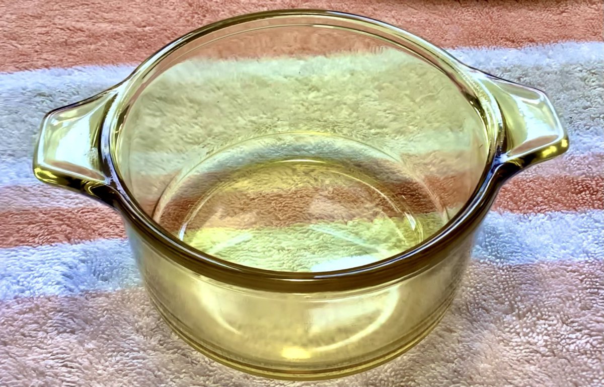 CapebretonGlass's tweet photo. ~ Here’s an awesome little find which quite possibly originated from an old glass “Fire Grenade” or perhaps a beautiful casserole dish! ☀️🧡☀️ https://t.co/6hxAYnNAzT