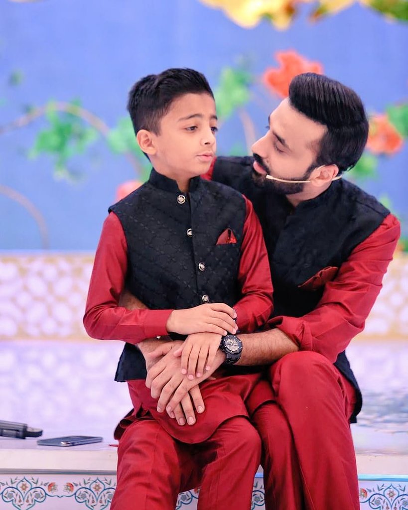 Cutest duo <<<33
May this bond never ever be break may Allah protect this bond from evil eyes
@WaseemBadami 
#HBD_JuniorBadami