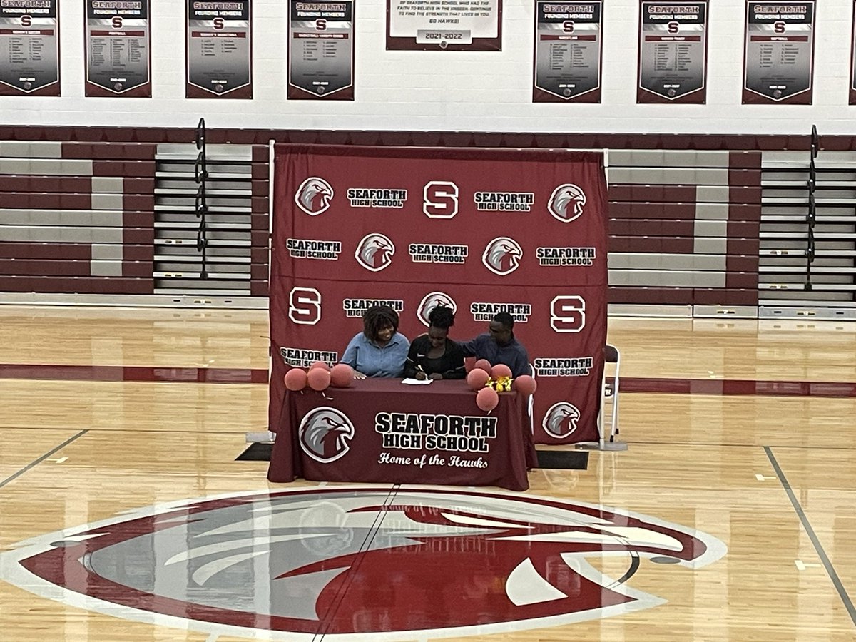 seaforthhs's tweet photo. Hawks Update:  Huge Hawks Shoutout to Hannah Ajayi (Eastern Nazarene College / Basketball) Congrats to coaches, teachers, and family who have helped Hannah along the way!!! https://t.co/4jILyzbRE1
