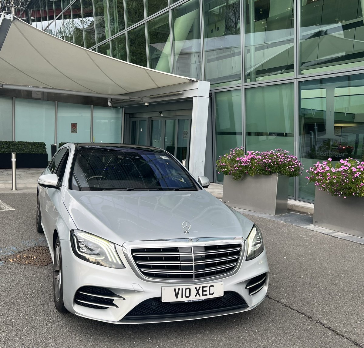 SL_Executive's tweet photo. Heathrow Windsor Suite for VIP Transfers becoming popular with our clients. Essex chauffeur specialists.
Mercedes fleet, airport transfers. https://t.co/xphII4HaHP
