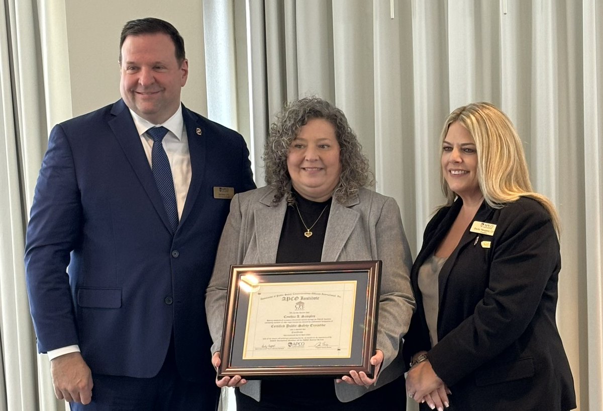 HamblenCo911's tweet image. CONGRATULATIONS to Supervisor Cindie Samples on graduating from @APCOIntl Certified Public Safety Executive (CPE) program today!!  #Class15