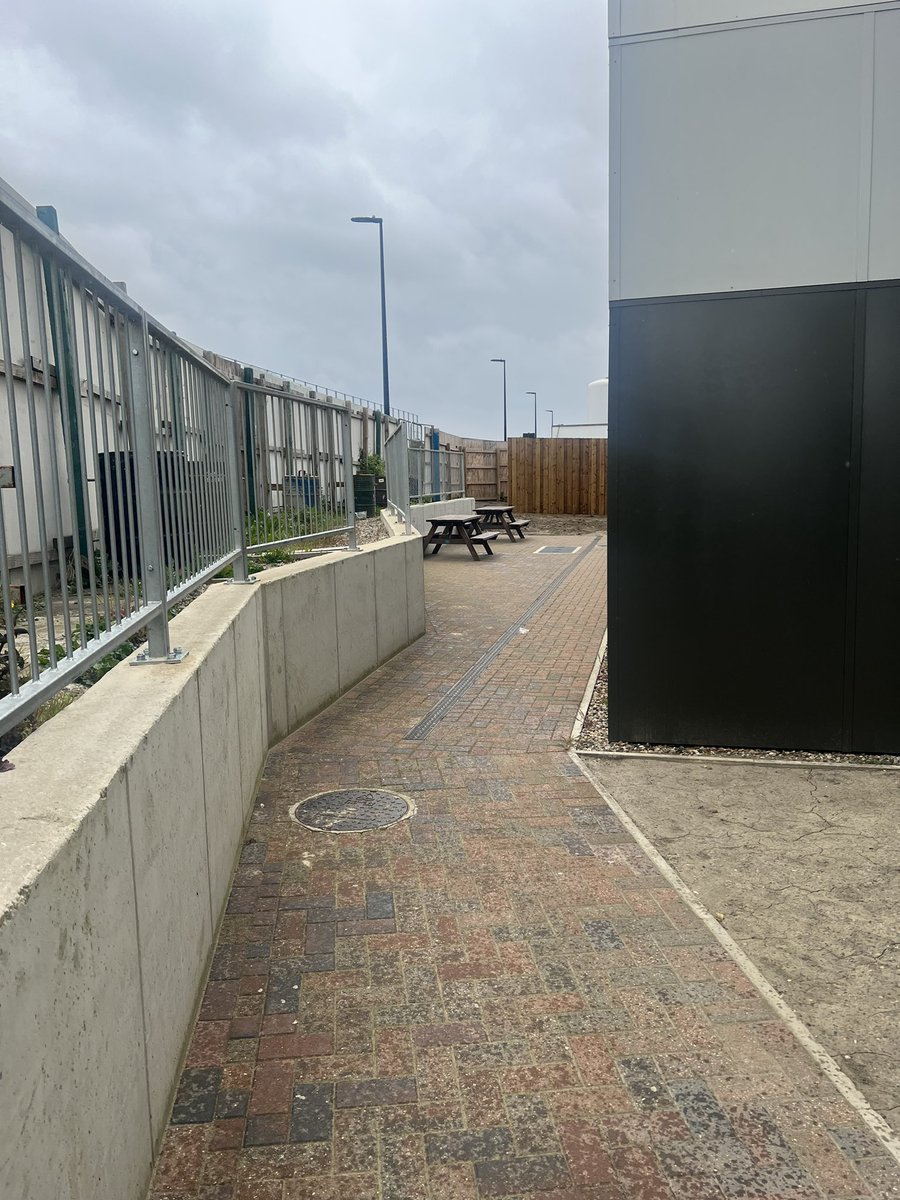 CatrionaRowland's tweet photo. Itβs starting to get real as I went around our #NewModularBuild @HealthSpacesUK @S_AshtonNHS to check our some of the #BHWellbeing spaces & thanks to @Barts_Charity the furniture is looking great & comfortable. #GettingTheBasicsRight @NHSBartsHealth https://t.co/uUGssFXX8m