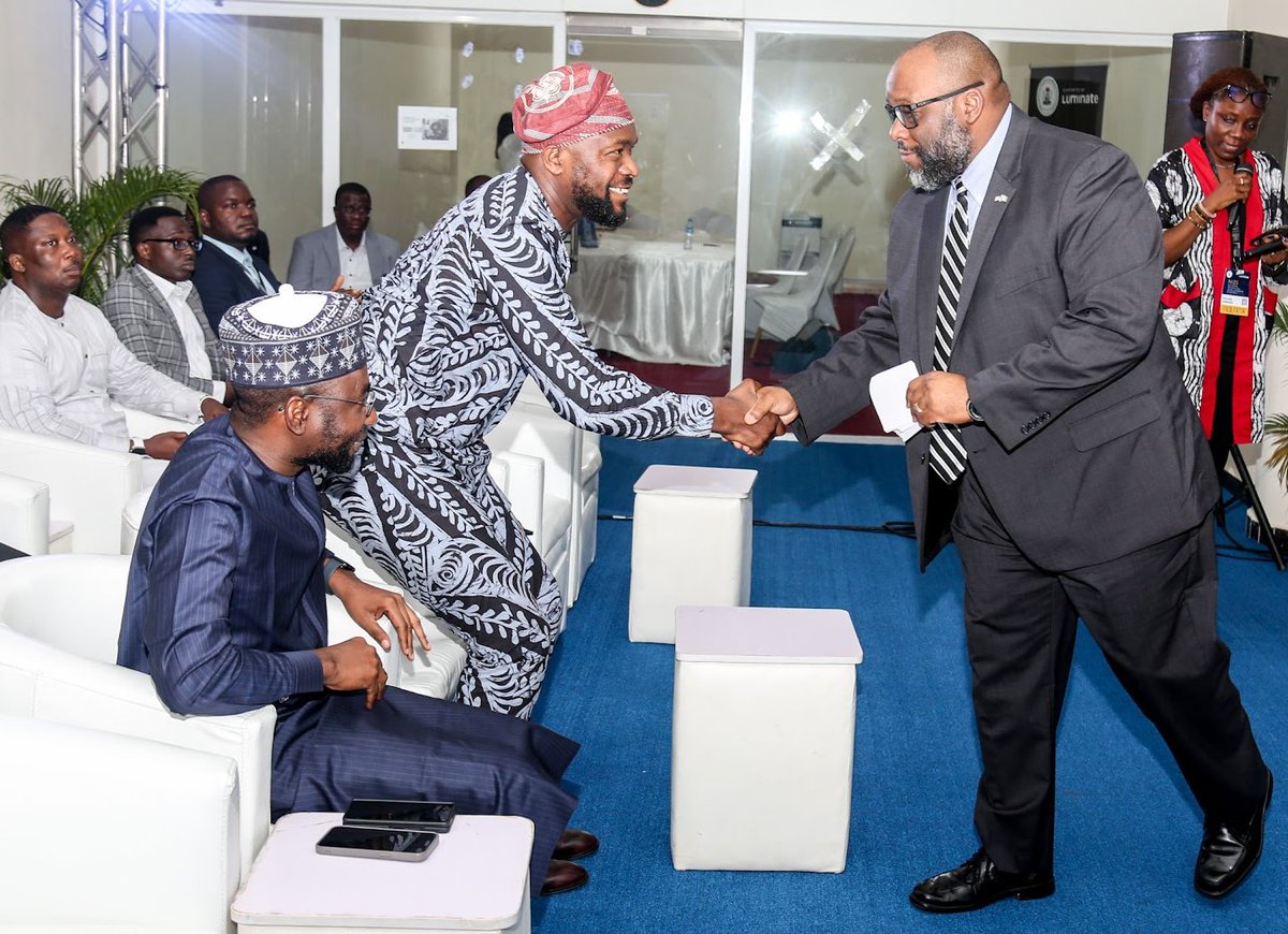 Artificial intelligence must be safe & secure. #ADCMBrown met @BosunTijani & @KashifuInuwa at @FMCIDENigeria's #NationalAIWorkshop. In his remarks, A/DCM Brown discussed how we can ensure #AI is safe & secure, while promoting innovation, privacy, & equity. We want to hear from