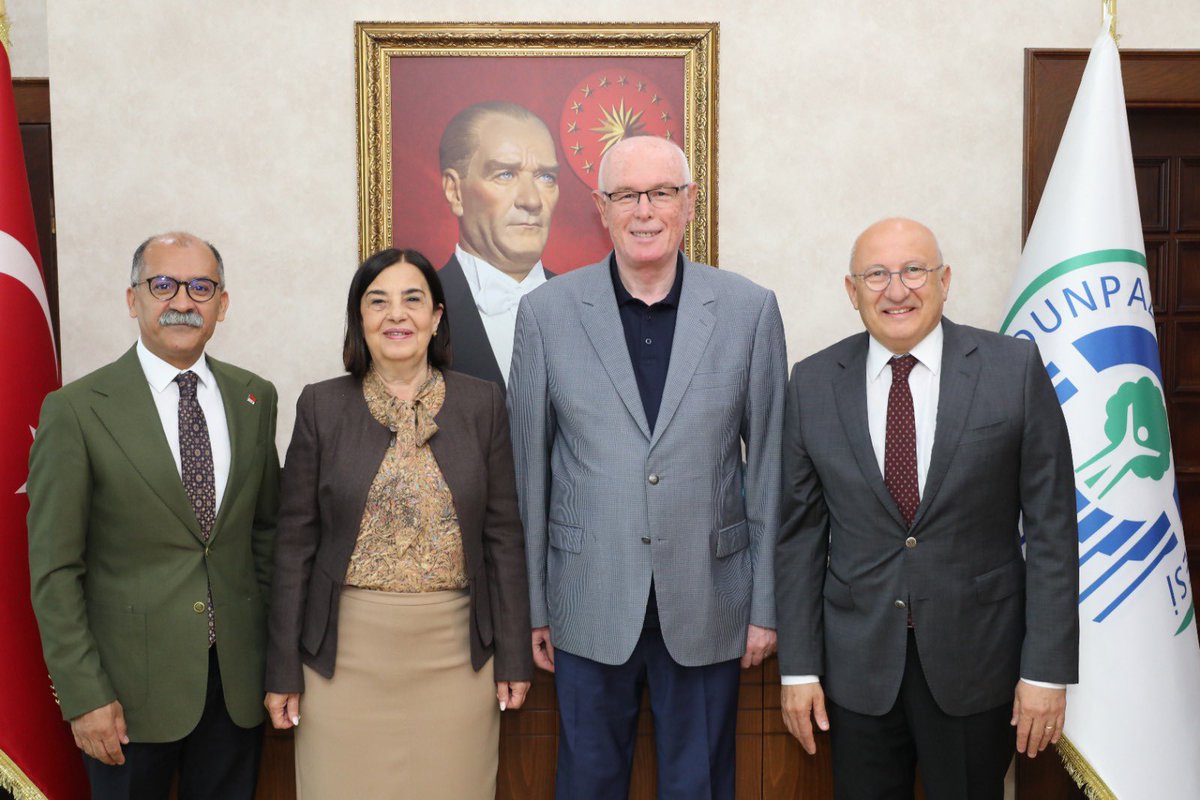 Eskişehir Büyükşehir Belediye Başkanımız @ayseunluce ile Odunpazarı Belediye Başkanımız @CHPKAZIMKURT ve Tepebaşı Belediye Başkanımız @DtAhmetAtac’ı Milletvekillerimizle ziyaret ederek, başarılar diledik. Şehrimizi gurur duyduğumuz başkanlarımızla daha ileriye taşıyacağız.