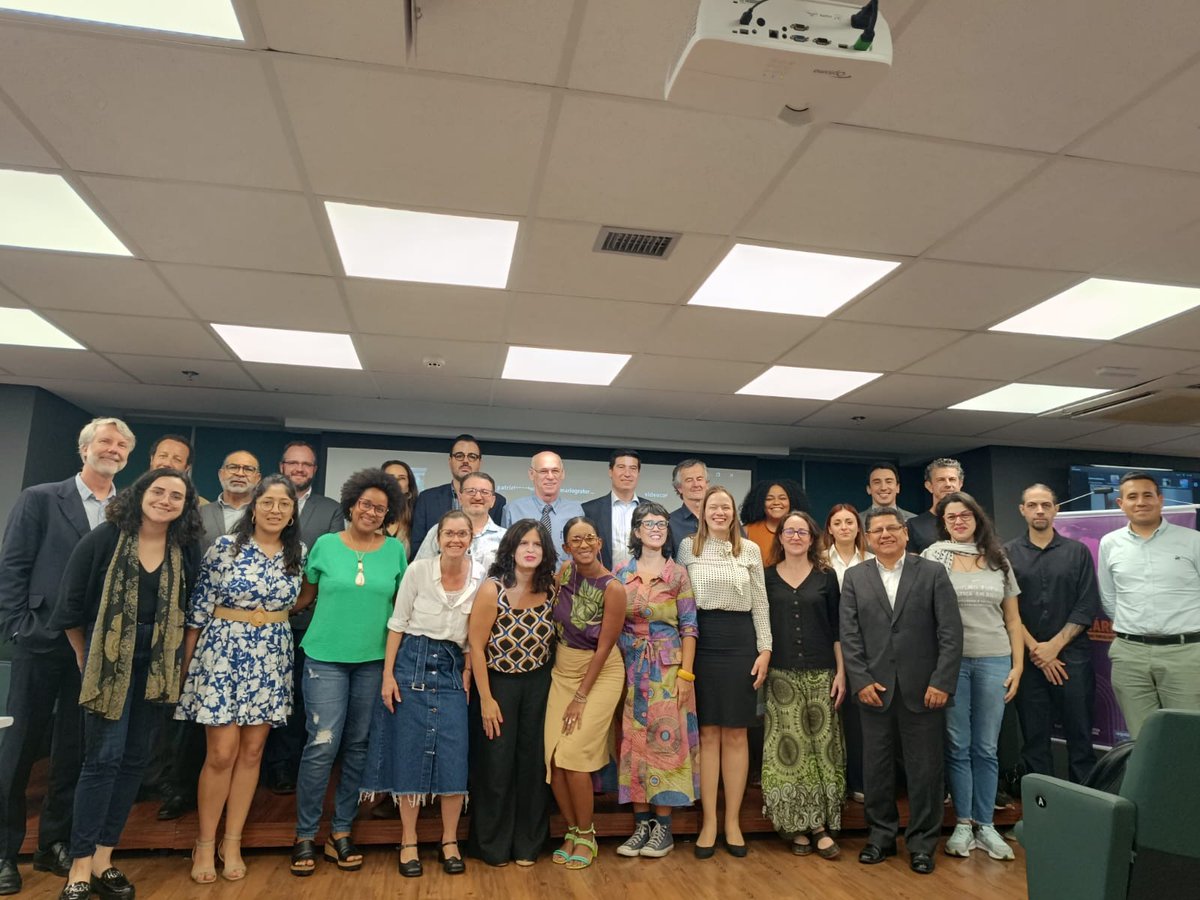 Latinoamérica no ha logrado avances en la regulación, supervisión y sanción de abusos empresariales 🔴

Participamos en Seminario Regional sobre el desarrollo de leyes vinculantes frente a las empresas y los derechos humanos 🗣️

Abrimos hilo de las exigencias y panorama junto a