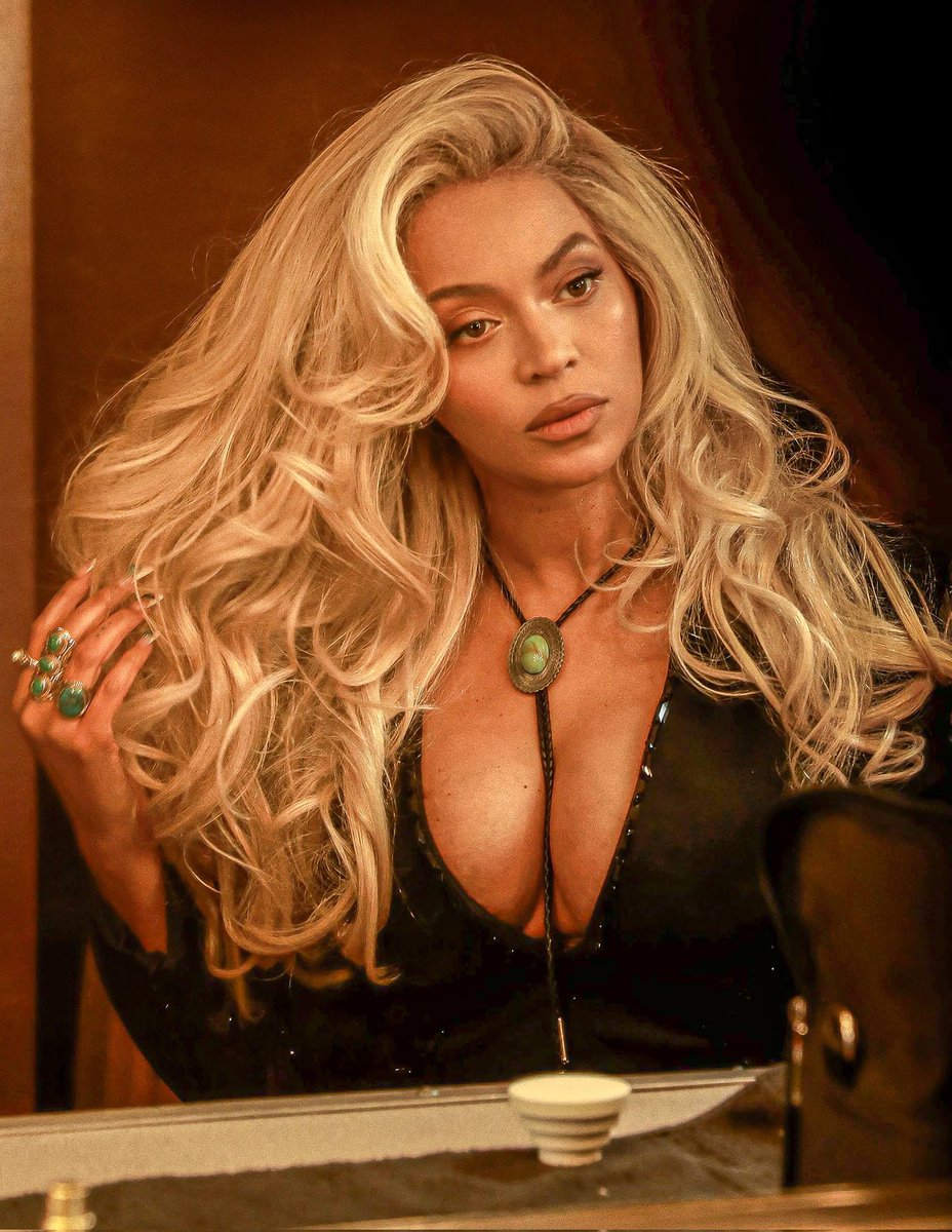 kamal_kash's tweet photo. Post Malone having the last laugh being in these three powerful women's songs and eating in all of them.
#TSTTPD #THETORTUEDPOETSDEPARTMENT #TaylorSwift #TTPD #Beyonce #dojajam #dojacat https://t.co/1E3ibT4OQw