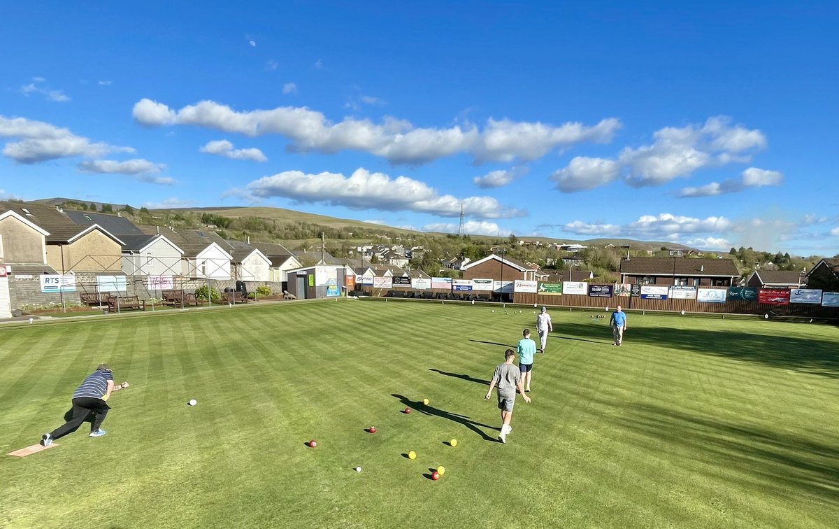 Just opened the green for play 2024 !!

And the youngsters are straight on it which is great to see 👍🏻

Well done to the greens staff and helpers for all the hard work and effort getting in ready in testing conditions 💪🏻

☀️
#youngandkeen 
#mwe105