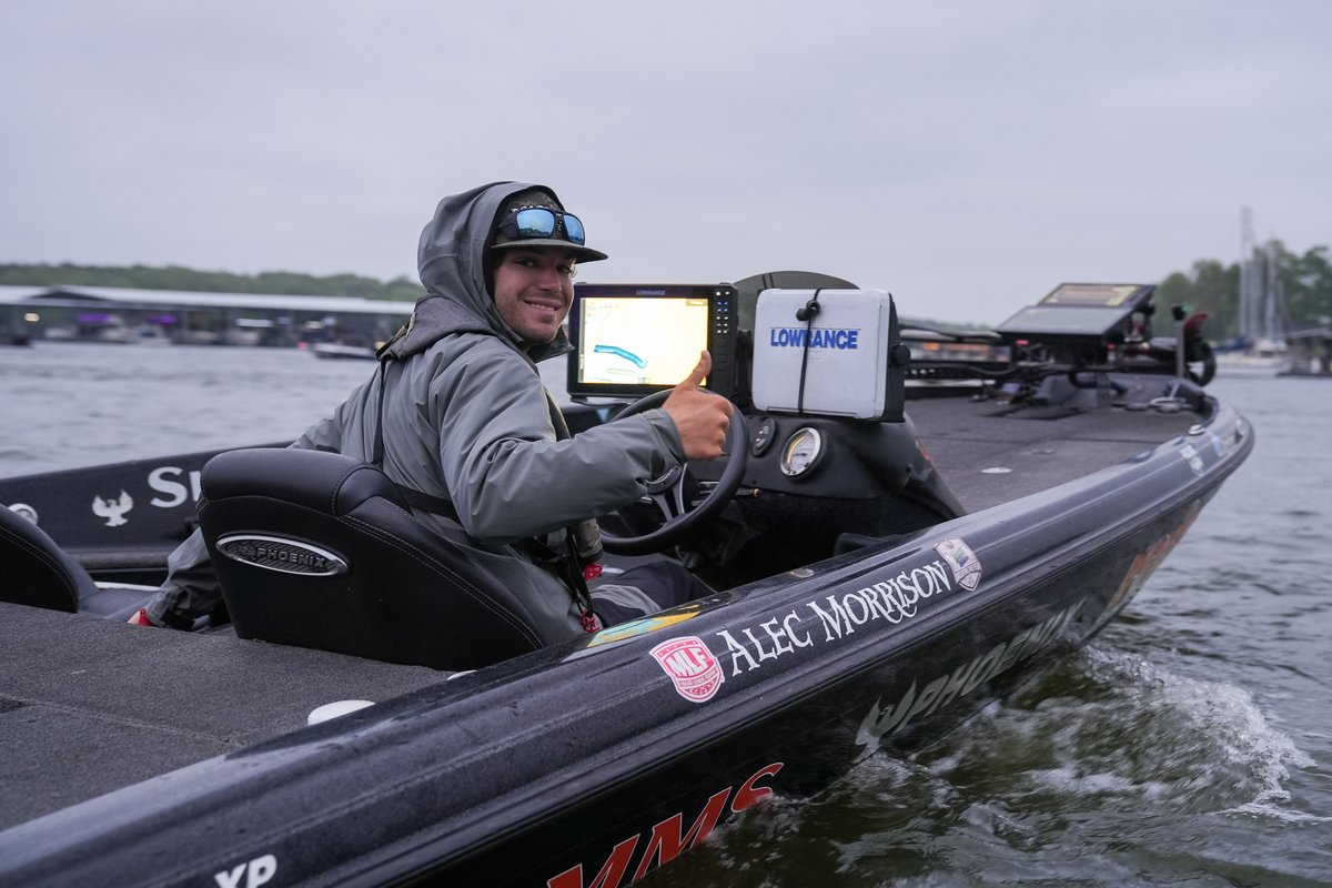 ICYMI: Kentucky Lake is enjoying a resurgence, thanks in no small part to a booming smallmouth population. Read more about how things might play out the rest of the weekend in @TackleWarehouse Invitationals Stop 3 Presented by @phoenixbassboat. majorleaguefishing.com/invitationals/…