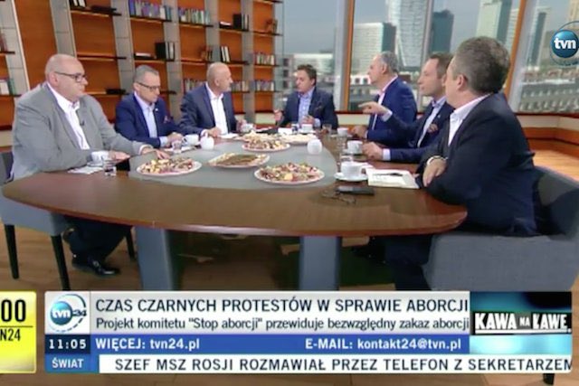 Les débats sur l’avortement. 
Hier, en Italie 🇮🇹 dans l’émission #portaaporta 
Il y a quelques semaines, en France 🇫🇷
Il y a quelques mois au Sénégal 🇸🇳
Il y a quelques années en Pologne 🇵🇱
…