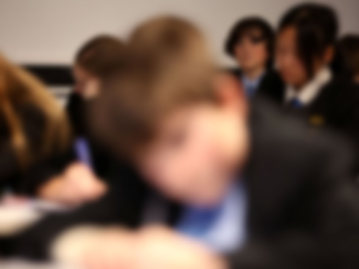 israeldiaz_r's tweet photo. Hace poco que hemos llegado a la ciudad y mi hijo va a un nuevo colegio. Su adaptación ha sido dura al principio, aunque me cuenta que ha hecho nuevos amigos.

Pues bien, hoy ha vuelto del colegio con marcas en la cara y el cuerpo.

Os cuento.

👇🏻👇🏻👇🏻👇🏻👇🏻👇🏻 https://t.co/1tnetzisSL