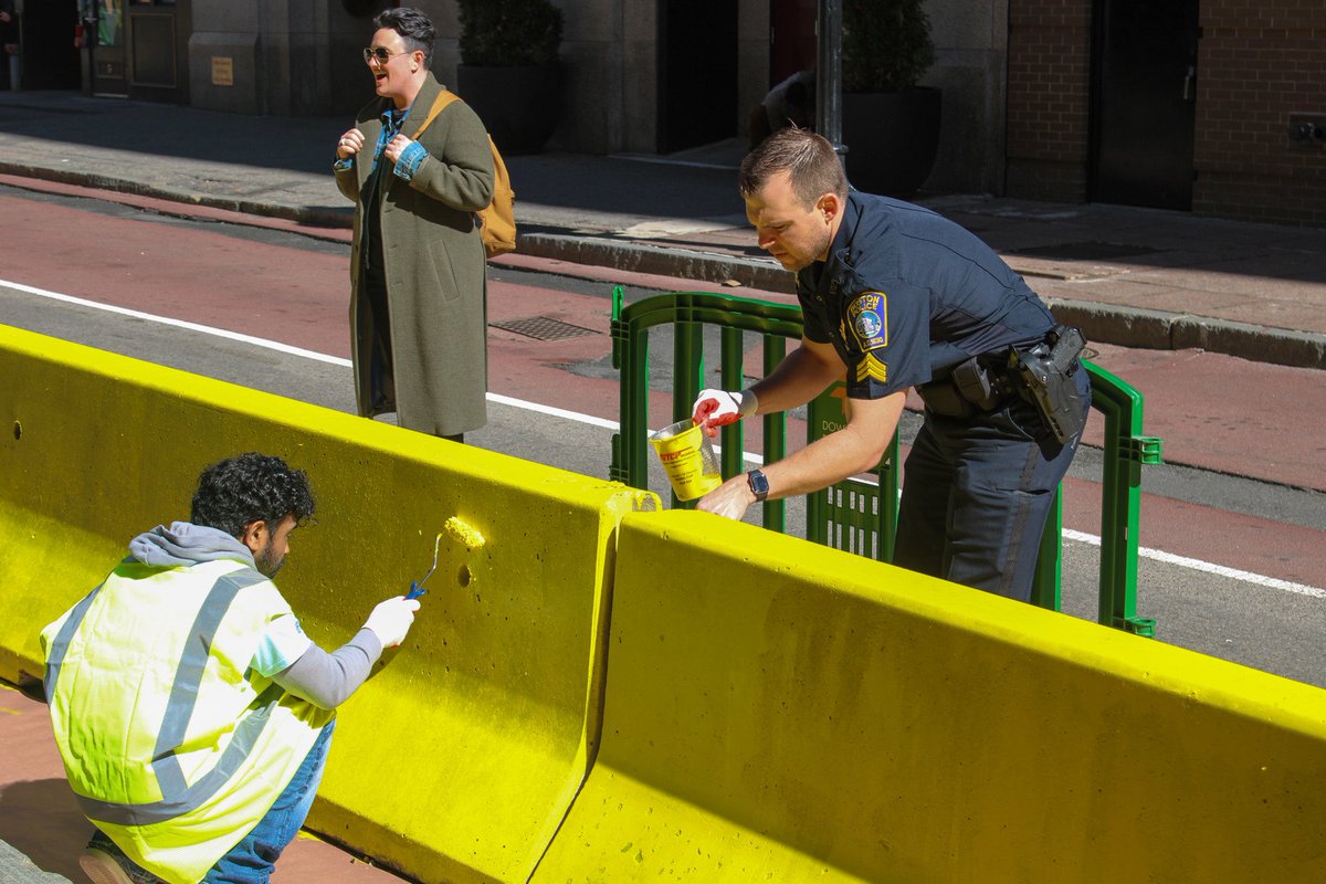 dtownboston's tweet photo. Among the participants were incredible partners from @HRBoston, @Roche_Bros, @bostonpolice, Macy’s Boston, @Primark, @SFHBoston, @BOSDowntown, @CityOfBoston, @BostonCivicOrg, @ONS_Chinatown, @Gigi4District1’s office, and several residents! https://t.co/ucN05oSMYO