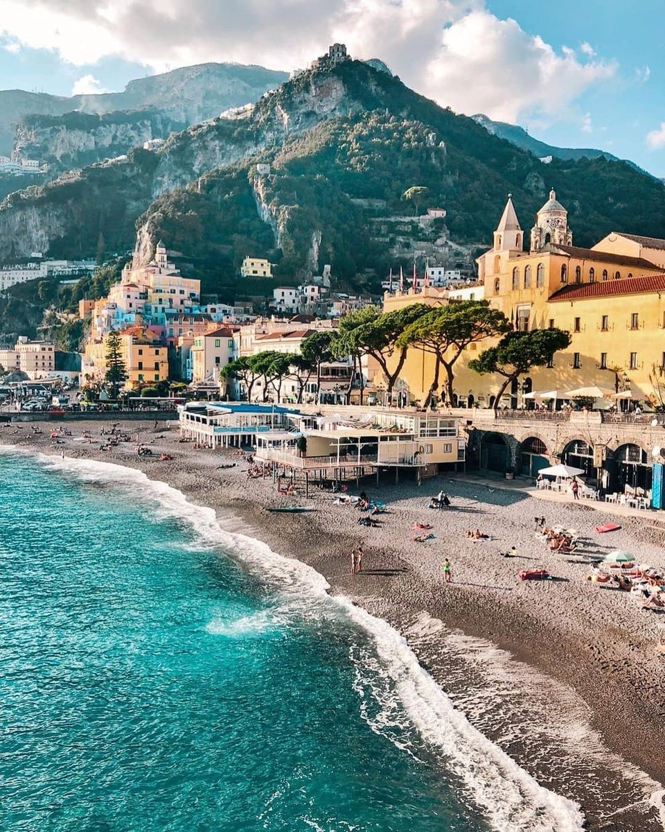 Amalfi Coast: a dream lasting all year long.

📸 CREDITS @pinkines

#Travel #LuxuryTravel #italy #italia #AmalfiCoast #spring

Reposted from @italiait