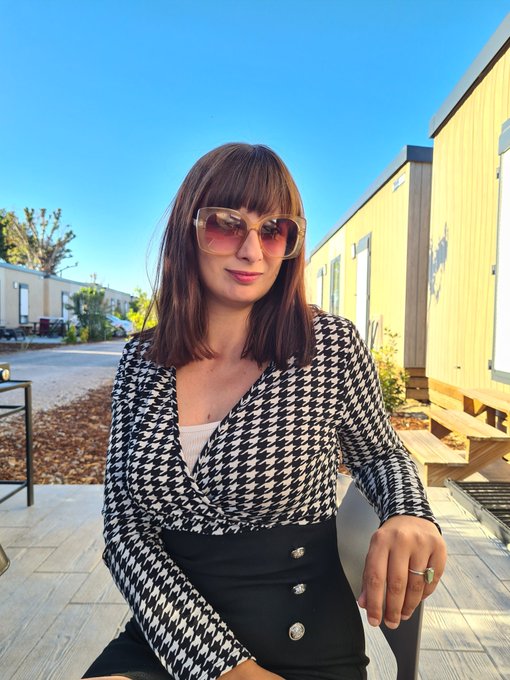 #bonweekend pour moi il d&eacute;bute avec le #soleil et toi ?   #photooftheday https://t.co/lQ1t2h0HoA<a href="/tag/bonweekend"class="tags">#bonweekend</a><a href="/tag/soleil"class="tags">#soleil</a><a href="/tag/photooftheday"class="tags"><span>#photooftheday</span></a>