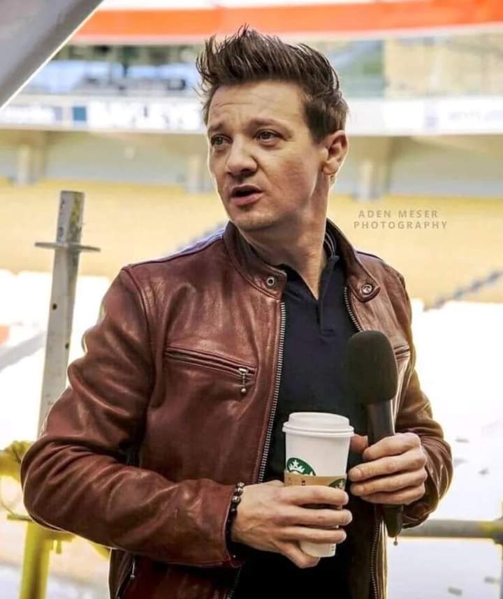 Happy T.G.I.F. @JeremyRenner and have a good weekend.
