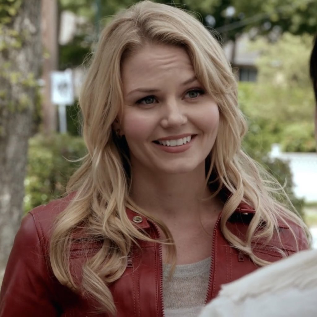 AllAboutJMo's tweet photo. “Who’s afraid of                      You should 
little old me?”                               be. https://t.co/SI1z2KusDd