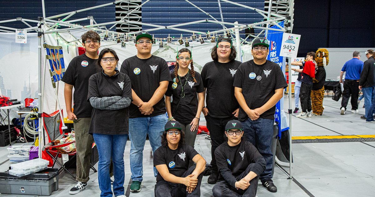 Qualcomm's tweet photo. Say hello to some of the teams participating in the @FIRSTweets National Championship in Houston, Texas. Best of luck to Qualcomm’s sponsored teams and their incredible robotics creations. #STEM #FIRSTinShow https://t.co/PUR7JqS1Lw
