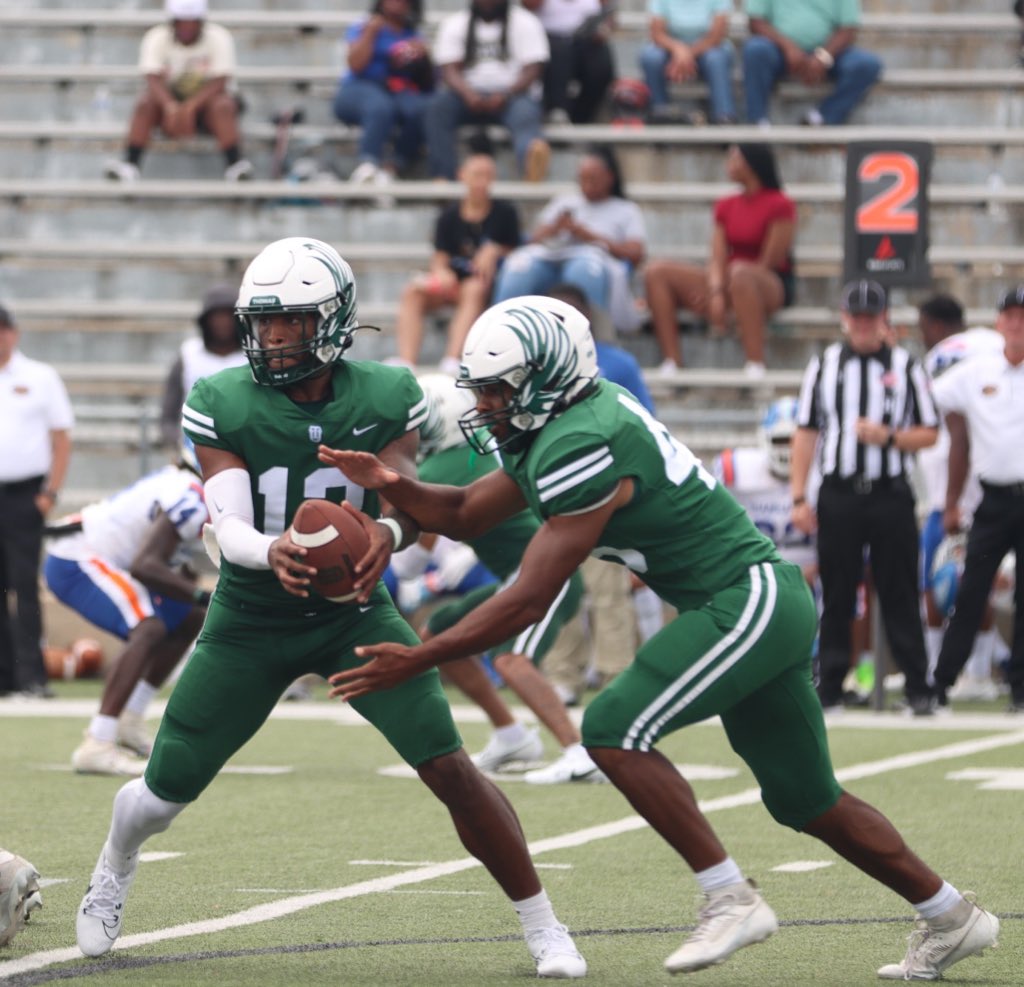 xay_santiago60's tweet photo. #AGTG After a GREAT conversation with @andywolfrum, I’m BLESSED to receive an offer from @NightHawksMFB 💚🩶 @CoachTresey @ABHScanes @BartSessions @CoachJackson251 @SHANKK50 @AJjohnston14 @SimoneEli_TV @dsprinkmcpss https://t.co/eSi4XseB0M