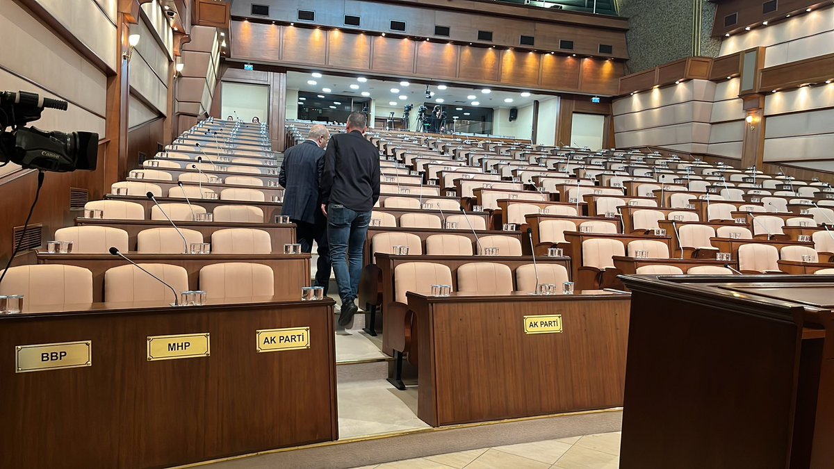 18 Nisan 2024 tarihi itibariyle IBB Meclisinde Büyük Birlik Partimizin Grubu kurulmuştur.  

Grup Başkan Vekilliğimizi Sayın Dursun ÇAĞLAYAN, Grup Sözcülüğümüzü Sayın Osman TÜFEKÇİ başkanlarımız yapacaklardır.

#BüyükBirlikPartisi
<a href="/BBPkutahyailbsk/">Büyük Birlik Partisi Kütahya İl Başkanlığı</a> 
<a href="/DursunCaglayan_/">Dursun Çağlayan</a>