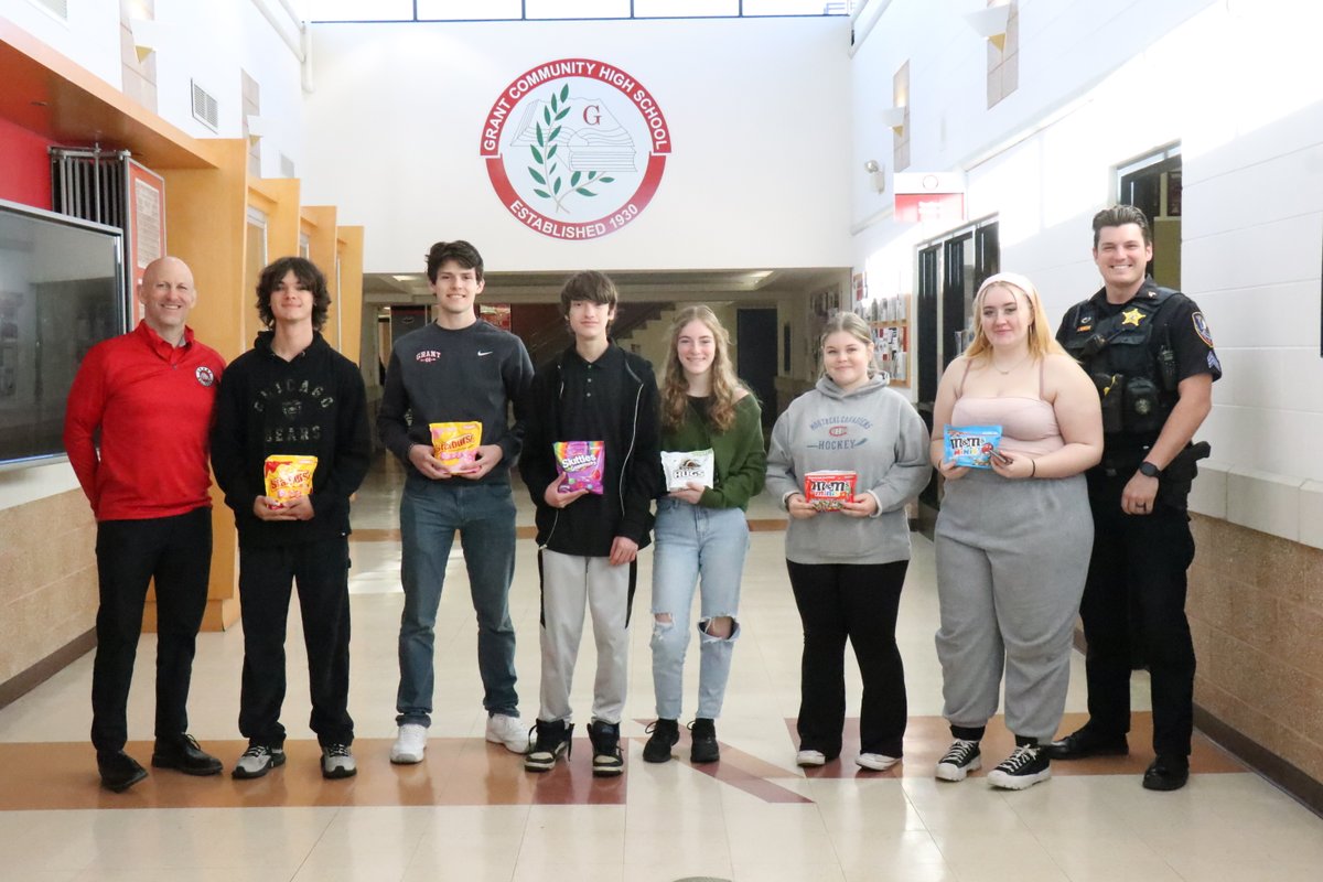KeepingItRED's tweet photo. Happy Friday to another great group of Bulldog Buck winners! #KeepItRED🐾 https://t.co/wVRZDXMpRm