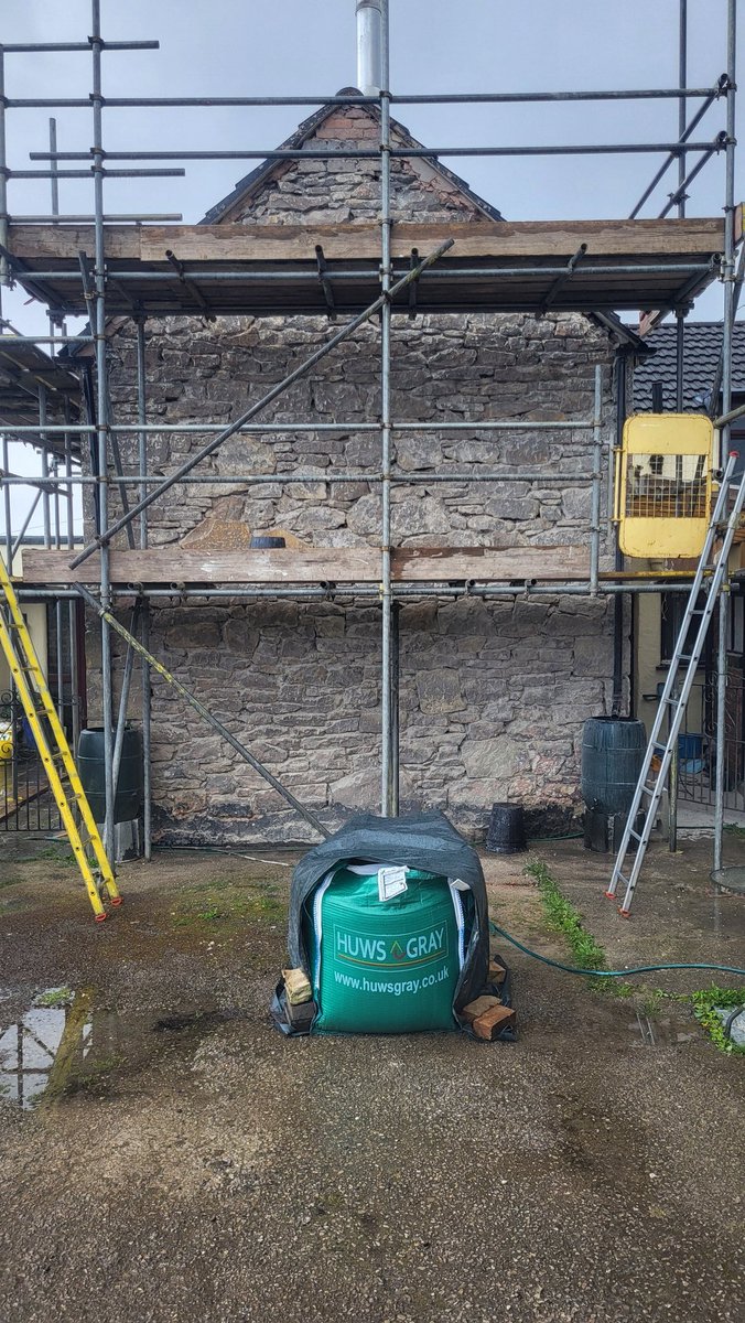 warrenconserve's tweet photo. Time to start this gable end, if the rain holds off..! https://t.co/OeUy5Anyot