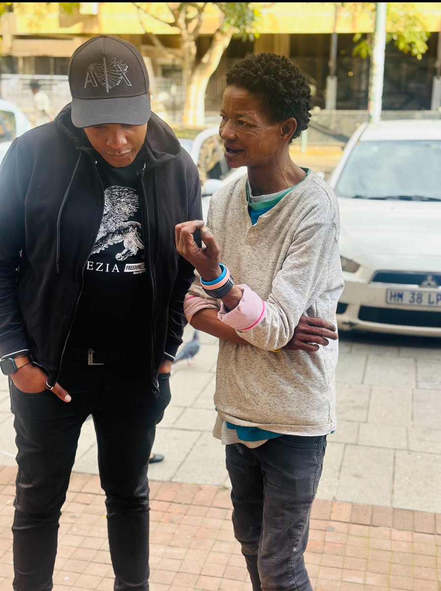 Djkarri tweet media