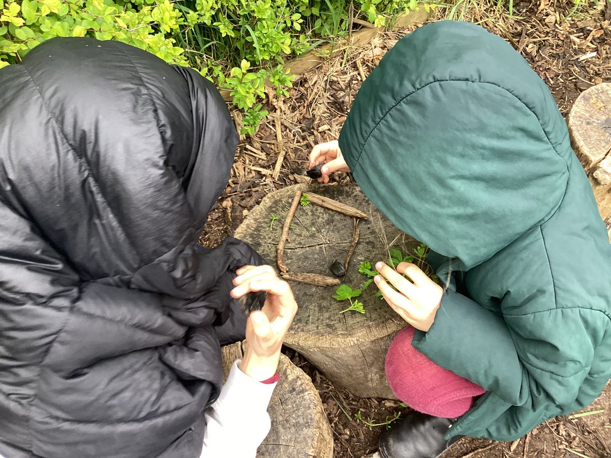Year 3 had a great time in their first session of forest school 😀