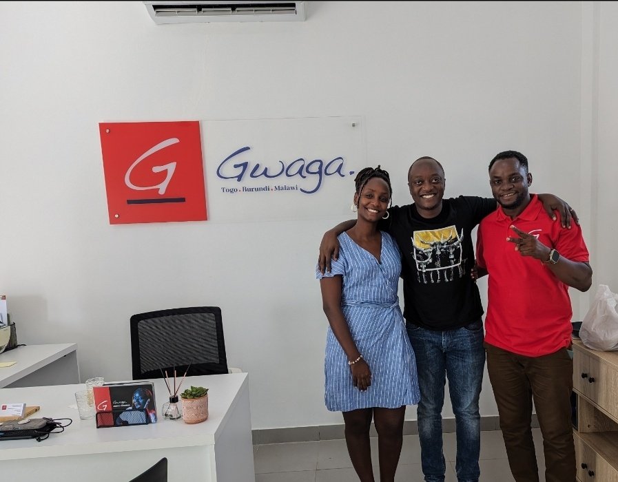 gwagaphoto's tweet photo. Back to the beautiful land of #Togo with my wife, to meet the talented team of @GwagaPromotes in our Lomé office. https://t.co/ss0TGQrSGW