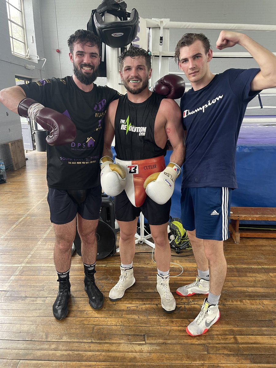 Middle weight,Building @bartell_joel 5-0 Got his final spar before Saturday 27th YorkHall with English champion @leecutler_TCT alongside 1-0 welter @FinJamess who also having his second professional fight @tm14promotions_ @StrikeSportsMGT @MarkTibbsBoxing #W1 @origingym