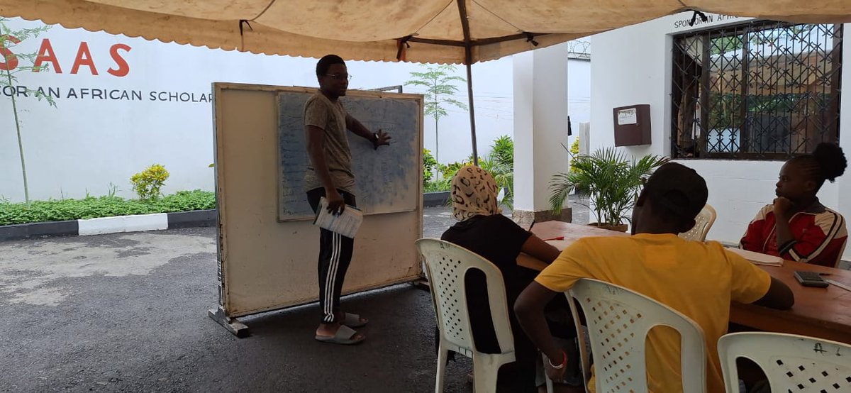 Saas_Kenya's tweet photo. SAAS HOLIDAY REVISION PROGRAM: DAY 4

We concluded our April holiday school revision program successfully.

The four-day program saw about 100 students taken through various challenging topics in Mathematics, Physics and Chemistry.

We meet tomorrow for the Career Talk. https://t.co/x56xrA7P6O